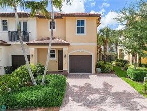 6974 Long Pine Cir in Coconut Creek, FL - Building Photo - Building Photo