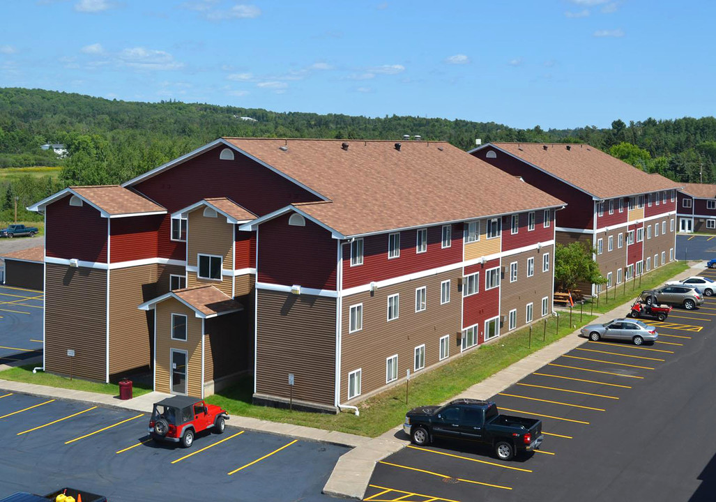 Campus Park in Duluth, MN - Building Photo