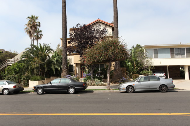 1030 3rd St in Santa Monica, CA - Building Photo - Building Photo