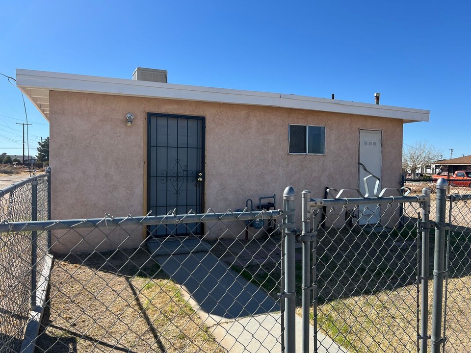 34863 Cedar Rd in Barstow, CA - Building Photo