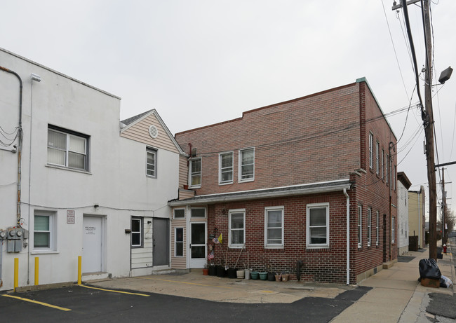 132 Jackson Ave in Mineola, NY - Building Photo - Building Photo