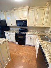 206 Hillsboro Cir in Florence, AL - Building Photo - Building Photo