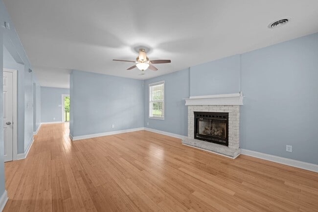 309 Madam Moores Ln in New Bern, NC - Building Photo - Building Photo