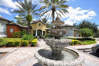 713 Crest Pines Dr in Orlando, FL - Building Photo - Building Photo