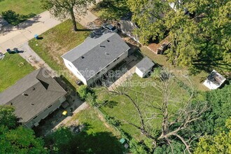 9728 Medford Dr in St. Louis, MO - Building Photo - Building Photo