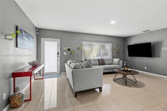 14950 S Biscayne River Dr in Miami, FL - Building Photo - Building Photo