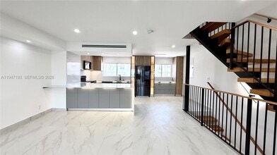 3826 NE 171 St in Miami, FL - Building Photo - Building Photo