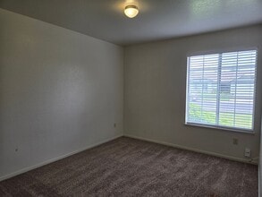 348 Leffler Pl in Turlock, CA - Building Photo - Building Photo