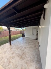 10854 SW 141st Ln in Miami, FL - Foto de edificio - Building Photo