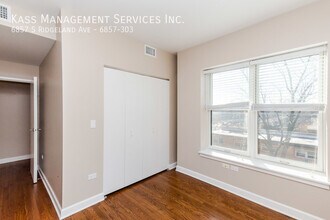 6857 S Ridgeland Ave in Chicago, IL - Building Photo - Building Photo