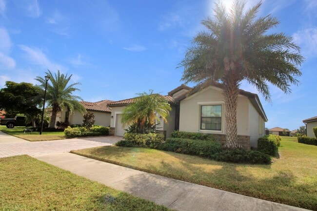 12619 Richezza Dr in Venice, FL - Building Photo - Building Photo