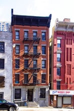 245 E 94th St in New York, NY - Foto de edificio - Building Photo