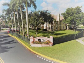 306 Belmont Ln in North Lauderdale, FL - Building Photo