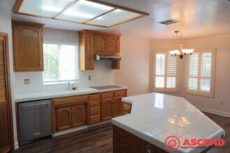 9021 Green Bank St in Bakersfield, CA - Building Photo - Building Photo