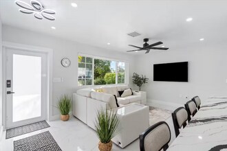 355 Maddock St in West Palm Beach, FL - Building Photo - Building Photo
