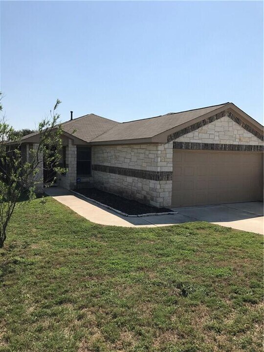 12001 Broten St in Austin, TX - Building Photo