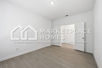 1220 Ponchartrain Dr in Dallas, TX - Building Photo - Building Photo