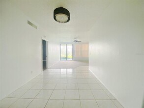 403 Laurel Cove Way in Winter Haven, FL - Building Photo - Building Photo