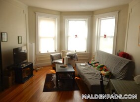 90 Maple St, Unit 3 in Malden, MA - Building Photo