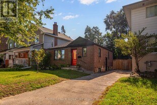 7 Edmund Ave in Toronto, ON - Building Photo