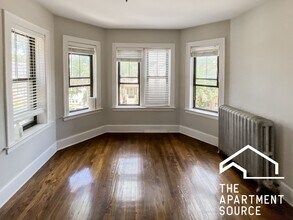 2211 W Foster Ave in Chicago, IL - Building Photo - Building Photo