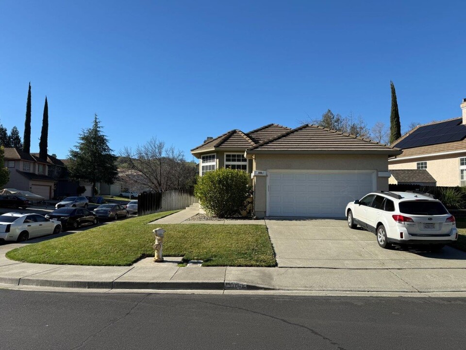 400 Bald Eagle Dr in Vacaville, CA - Building Photo