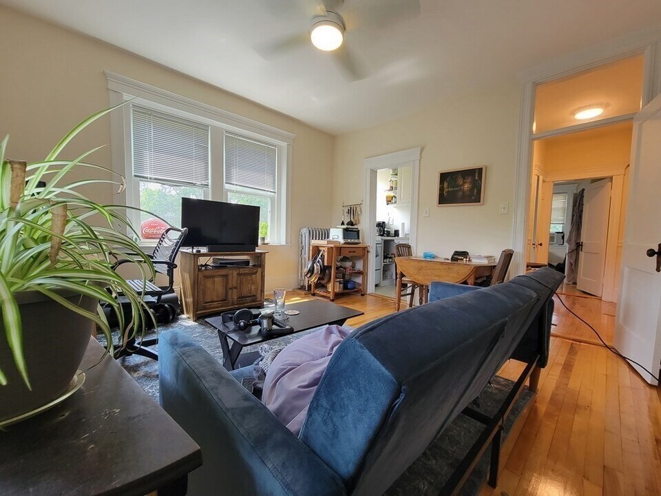 164 Strathmore Rd in Boston, MA - Building Photo