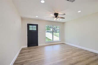 3501 Santa Fe Dr in Austin, TX - Foto de edificio - Building Photo
