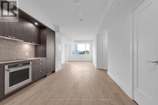 259 The Kingsway in Toronto, ON - Building Photo