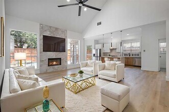 2325 Flanders Ln in Plano, TX - Building Photo - Building Photo