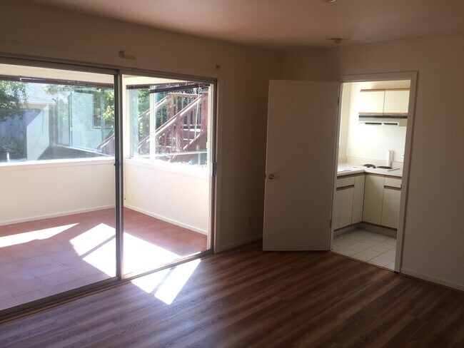 127 Northrop Pl in Santa Cruz, CA - Building Photo - Building Photo