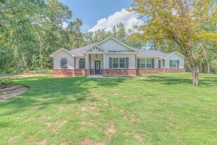 15964 Frst Ml Rd in Willis, TX - Building Photo