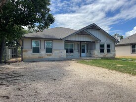 1881 Blueridge Dr in Canyon Lake, TX - Building Photo