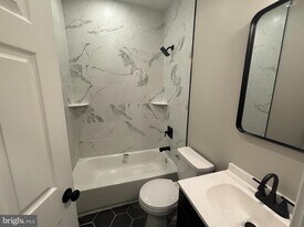 1451 W Loudon St in Philadelphia, PA - Building Photo