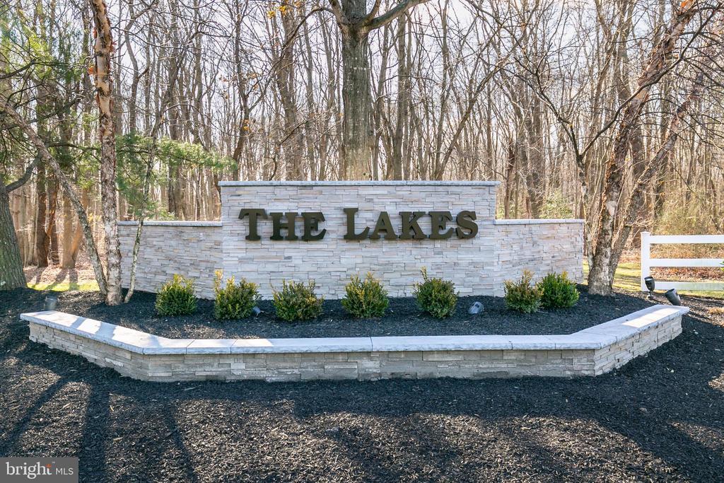 15 Lavister Dr in Mount Laurel, NJ - Building Photo