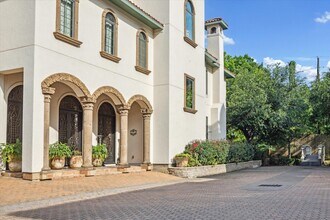 5007 Cedar Creek Dr in Houston, TX - Building Photo - Building Photo