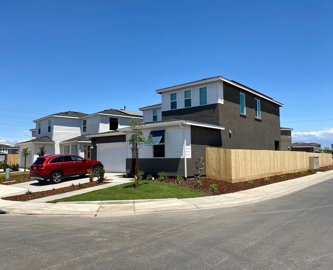 2446 Cortes Dr in Merced, CA - Building Photo - Building Photo