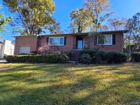 907 Fagan Springs Dr SE in Huntsville, AL - Building Photo