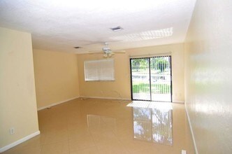 4203 Inlet Cir-Unit -4203 in Greenacres, FL - Building Photo - Building Photo