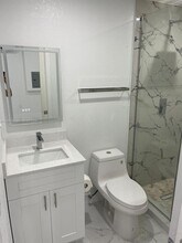 16520 SW 52nd St in Miami, FL - Building Photo - Building Photo