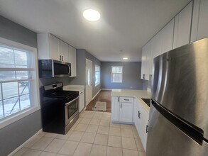 22 N Lewis Ave in Waukegan, IL - Building Photo - Building Photo