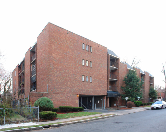 20 May St in Hartford, CT - Foto de edificio - Building Photo