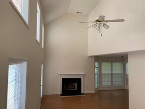5512 Sorrell Crossing Dr in Raleigh, NC - Building Photo - Building Photo