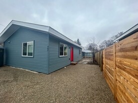 407 N 3rd St in Hamilton, MT - Building Photo