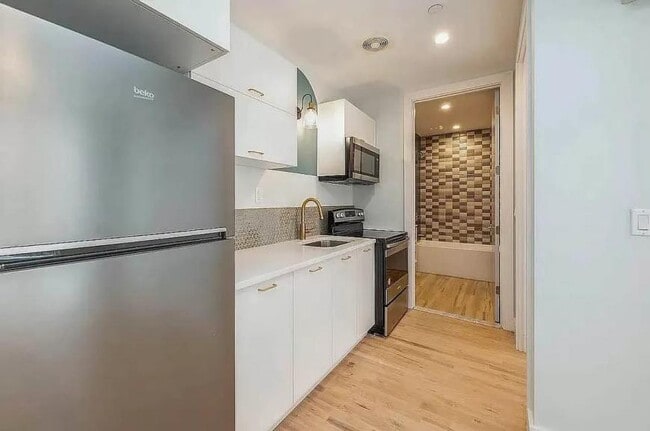 3013 Barker Ave in Bronx, NY - Building Photo - Building Photo