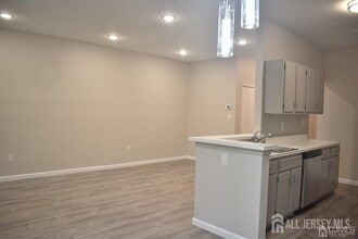 3181 Cypress Ct in Monmouth Junction, NJ - Building Photo - Building Photo