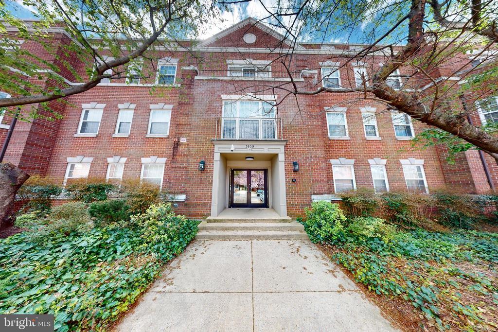 3609 38th St NW in Washington, DC - Foto de edificio