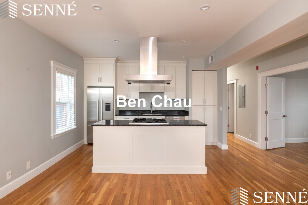 8 Rockingham St, Unit 3B in Cambridge, MA - Building Photo
