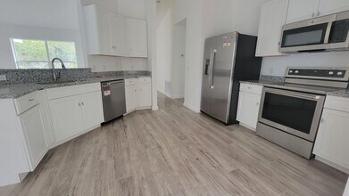 11 Carnation Ct E in Homosassa, FL - Building Photo - Building Photo