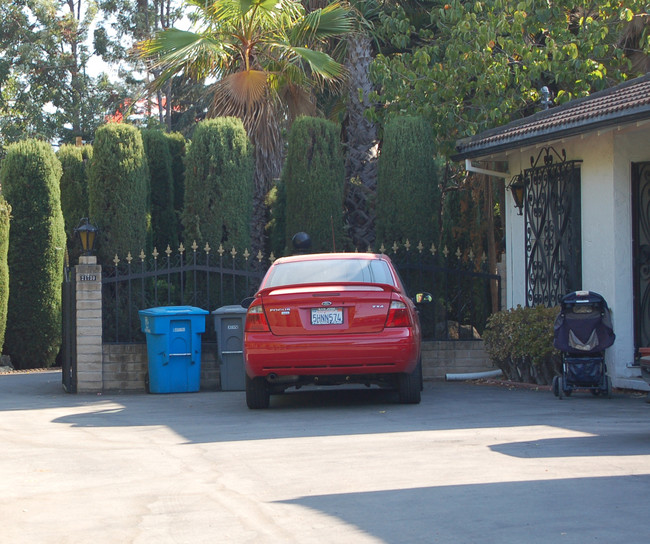 21730 Olive Ave in Cupertino, CA - Foto de edificio - Building Photo